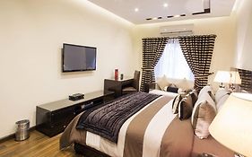 Royaute Luxury Suites And Hotel Gulberg Lahore